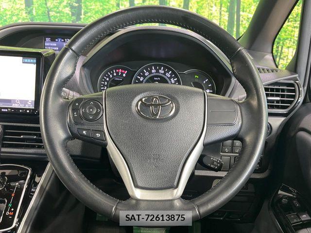 Toyota VOXY 2021-07 7360403-11
