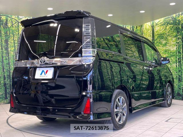 Toyota VOXY 2021-07 7360403-17