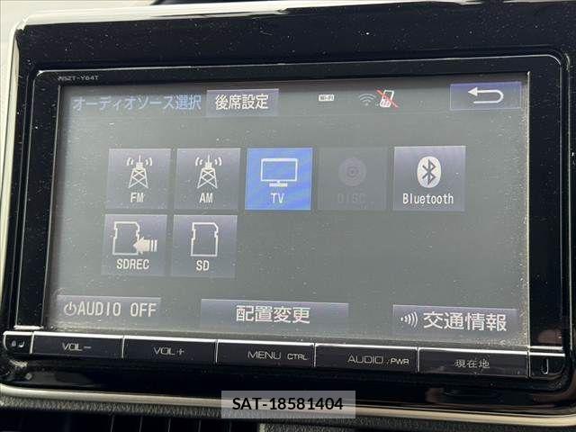 Toyota VOXY 2016-07 7360428-22