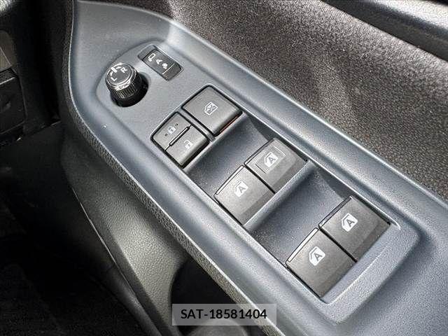 Toyota VOXY 2016-07 7360428-25