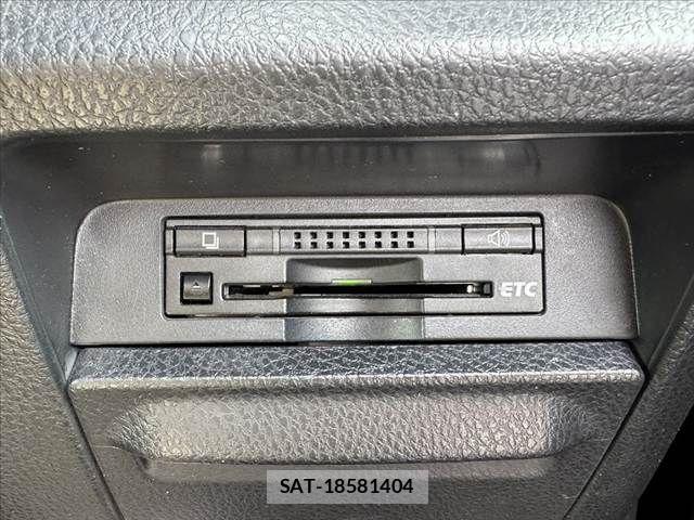 Toyota VOXY 2016-07 7360428-26