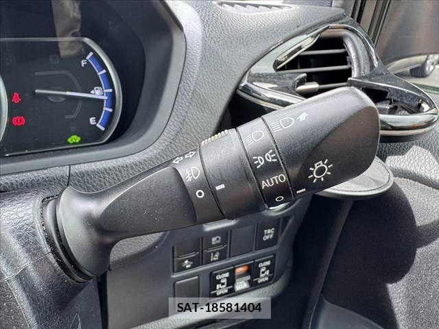Toyota VOXY 2016-07 7360428-29