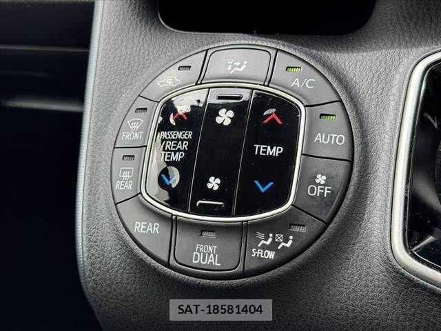 Toyota VOXY 2016-07 7360428-3