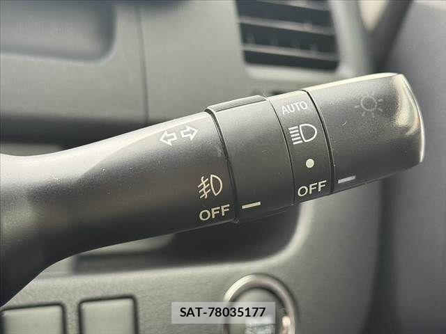 Toyota VOXY 2013-09 7360431-24