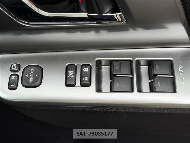 Toyota VOXY 2013-09 7360431-26