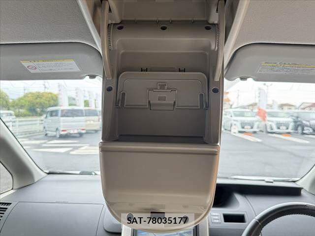 Toyota VOXY 2013-09 7360431-28