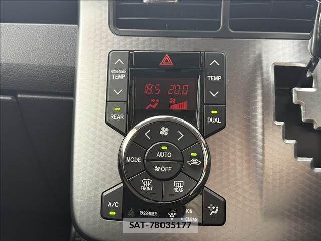 Toyota VOXY 2013-09 7360431-29