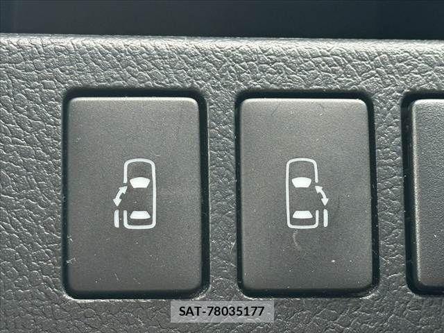 Toyota VOXY 2013-09 7360431-5