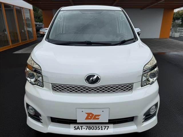 Toyota VOXY 2013-09 7360431-8