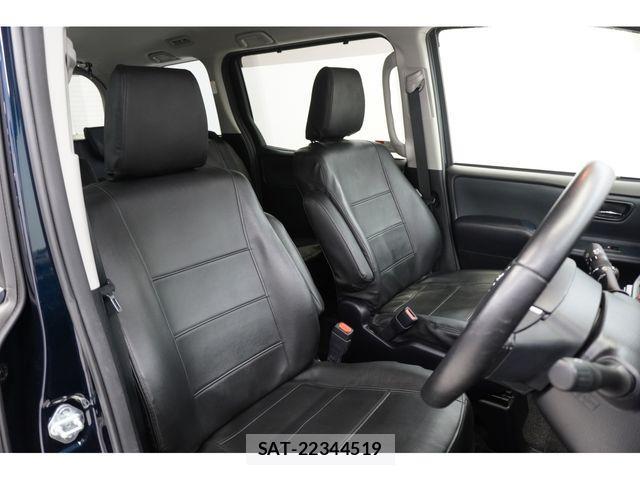 Toyota VOXY 2016-08 7360409-11