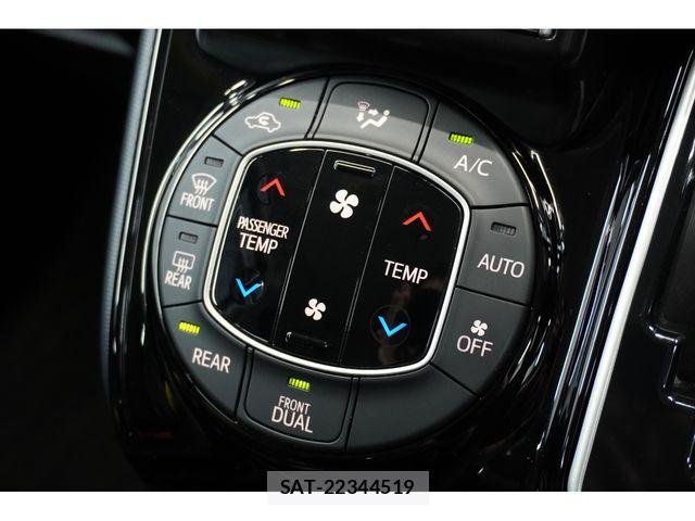 Toyota VOXY 2016-08 7360409-14