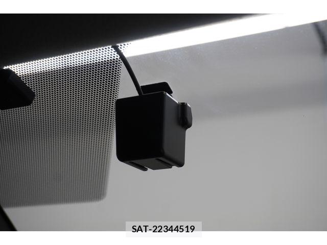 Toyota VOXY 2016-08 7360409-15