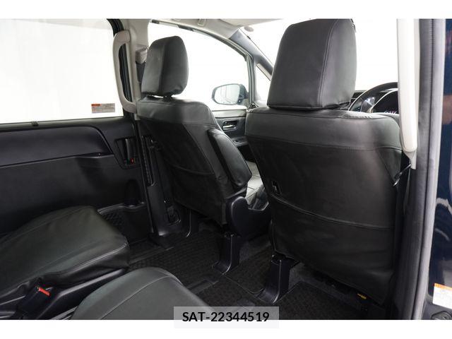Toyota VOXY 2016-08 7360409-17