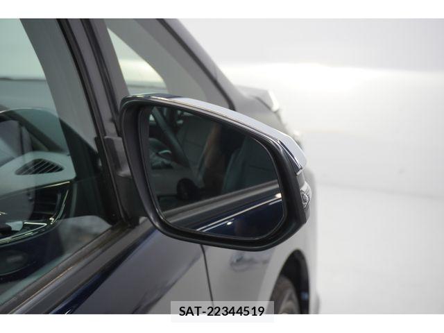 Toyota VOXY 2016-08 7360409-19