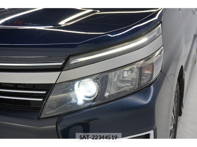 Toyota VOXY 2016-08 7360409-20