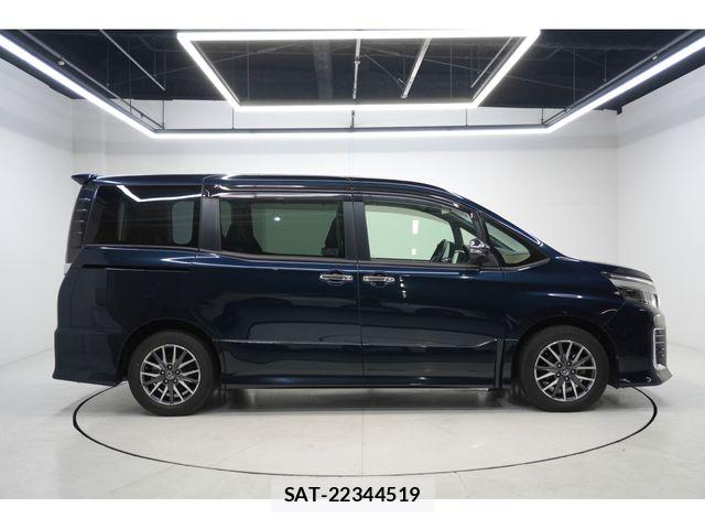 Toyota VOXY 2016-08 7360409-3