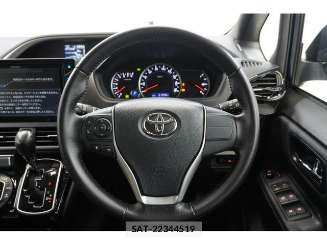 Toyota VOXY 2016-08 7360409-8