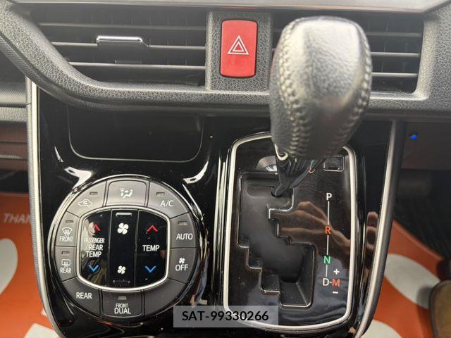 Toyota VOXY 2018-08 7360413-14