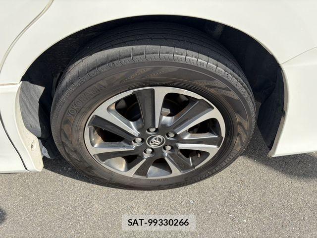 Toyota VOXY 2018-08 7360413-16