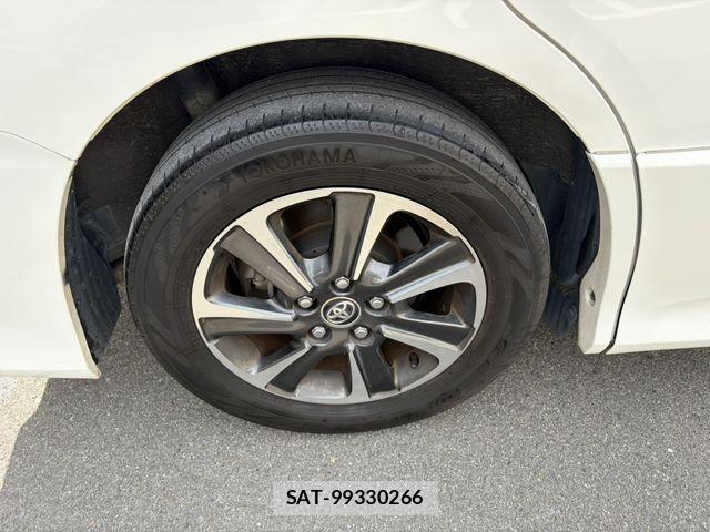 Toyota VOXY 2018-08 7360413-17