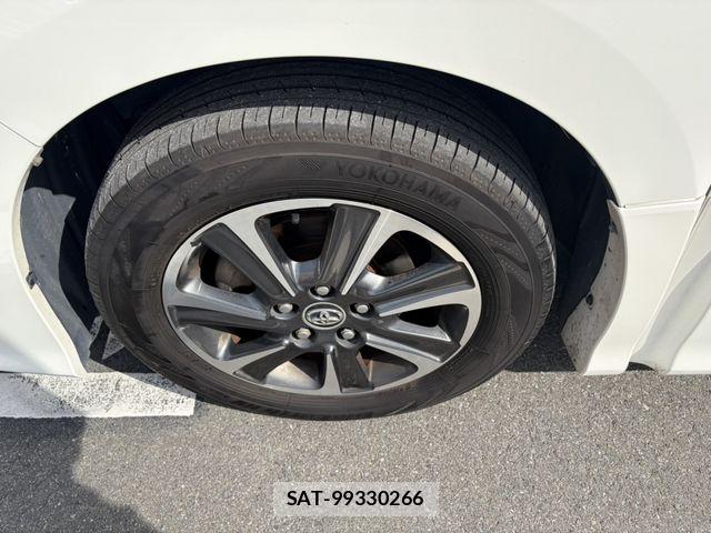 Toyota VOXY 2018-08 7360413-19