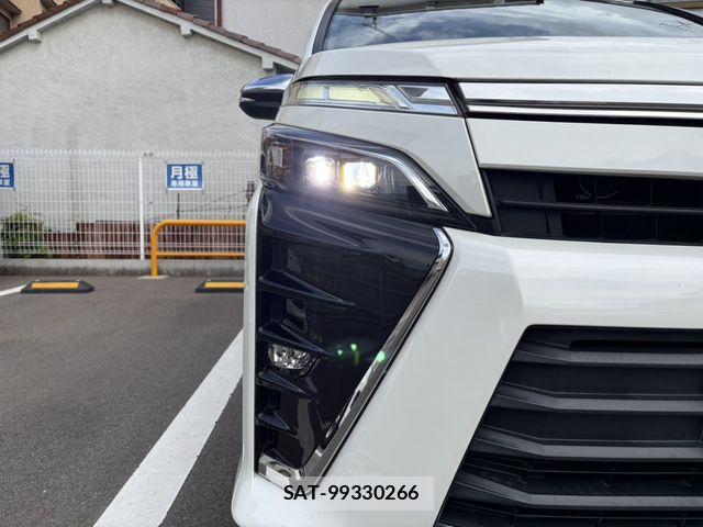 Toyota VOXY 2018-08 7360413-21
