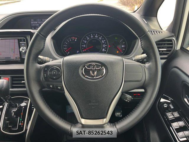Toyota VOXY 2019-06 7360402-12