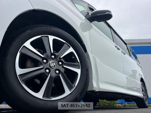 Toyota VOXY 2019-06 7360402-14