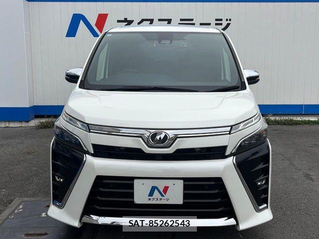Toyota VOXY 2019-06 7360402-15