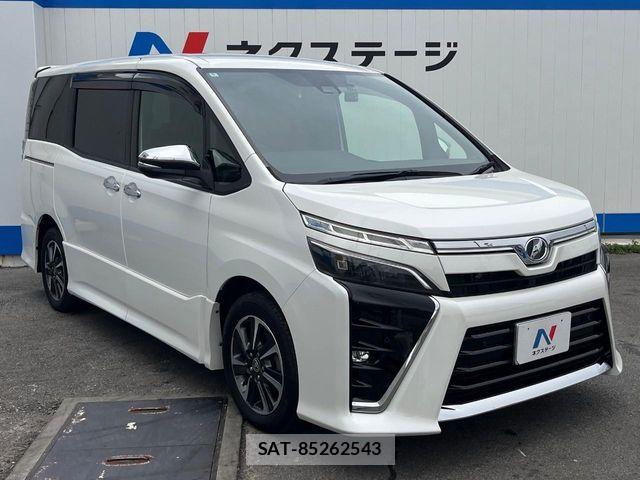 Toyota VOXY 2019-06 7360402-17