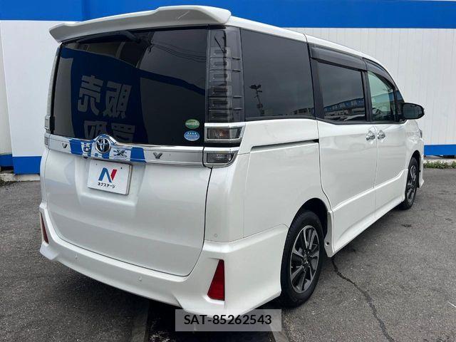 Toyota VOXY 2019-06 7360402-18