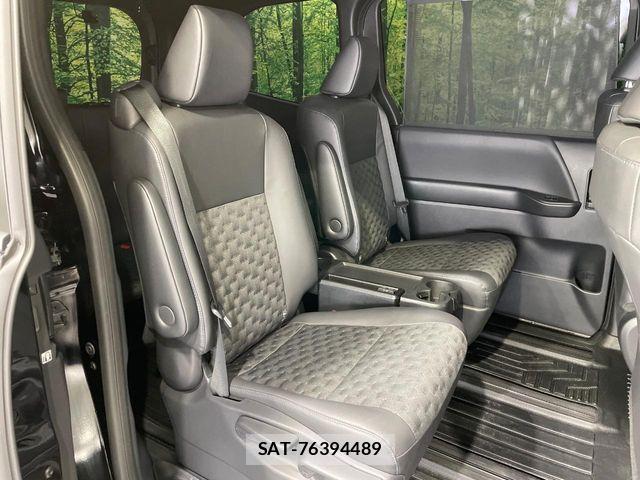 Toyota VOXY 2024-05 7360386-9