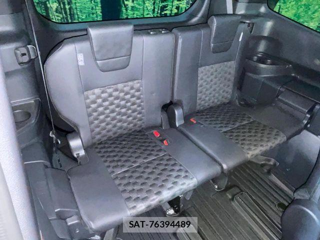 Toyota VOXY 2024-05 7360386-10