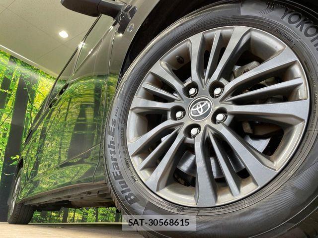 Toyota VOXY 2024-04 7360397-13