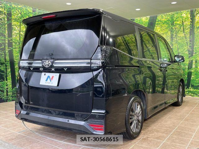 Toyota VOXY 2024-04 7360397-17