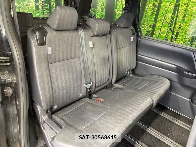 Toyota VOXY 2024-04 7360397-8
