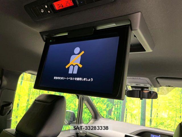 Toyota VOXY 2021-04 7360399-2
