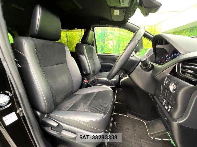 Toyota VOXY 2021-04 7360399-7