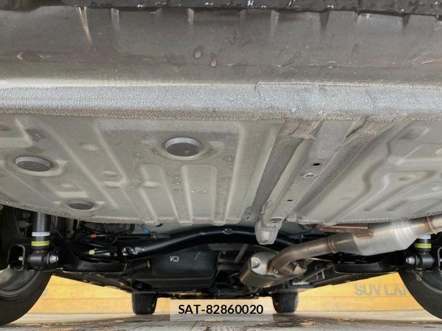 Toyota VOXY 2023-04 7360385-18
