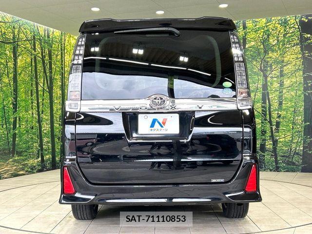 Toyota VOXY 2014-10 7360419-15
