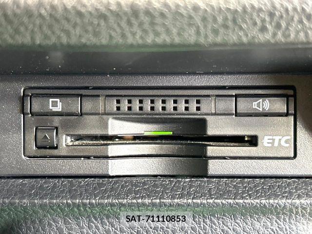 Toyota VOXY 2014-10 7360419-6