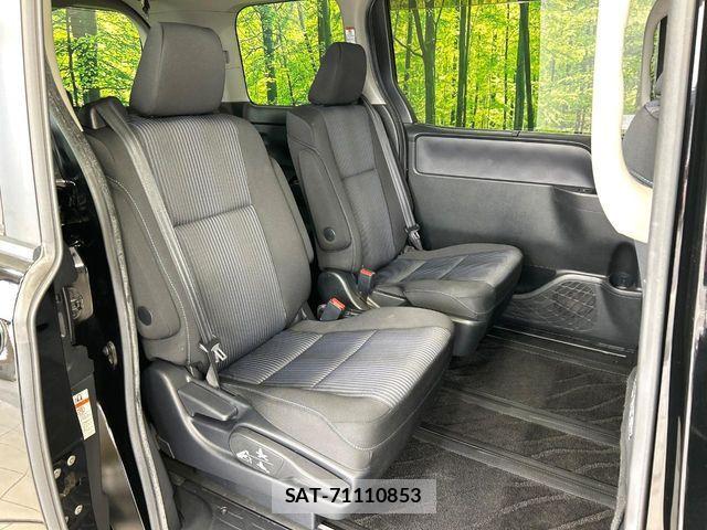 Toyota VOXY 2014-10 7360419-8