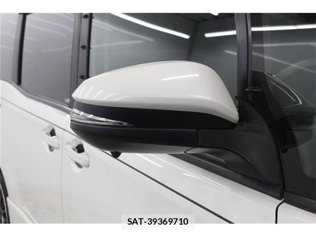 Toyota VOXY 2014-02 7360425-9