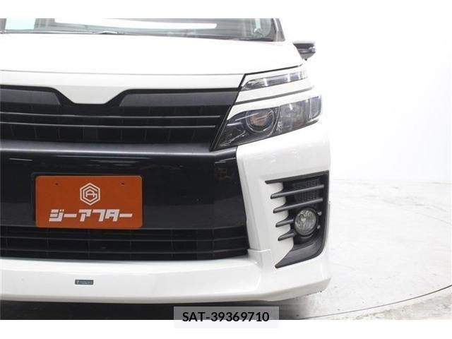 Toyota VOXY 2014-02 7360425-13