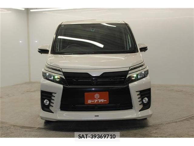 Toyota VOXY 2014-02 7360425-1