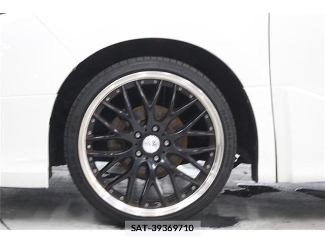 Toyota VOXY 2014-02 7360425-23