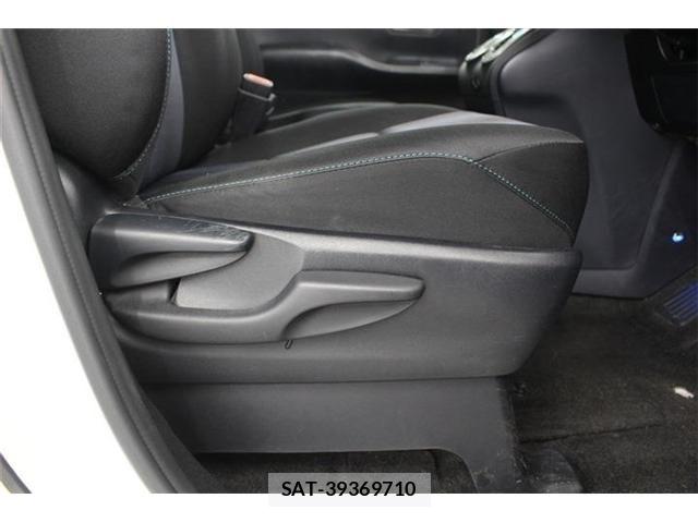 Toyota VOXY 2014-02 7360425-27