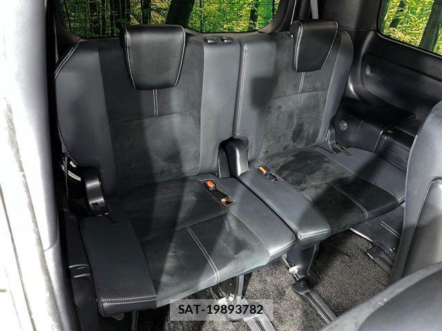Toyota VOXY 2019-05 7360407-9