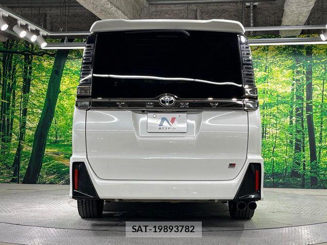 Toyota VOXY 2019-05 7360407-15