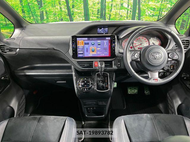 Toyota VOXY 2019-05 7360407-1